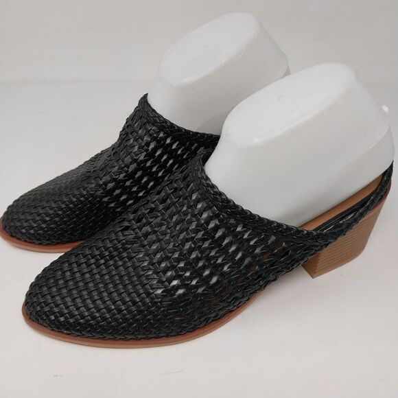NWOT.  BLACK OPEN WEAVE HEELED CLOGS. SIZE 11 WOMEN'S. - Picture 1 of 11